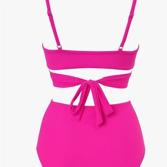 Hot pink bikini - Picture 2 of 6